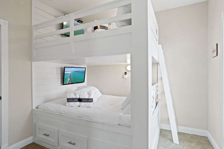 22-Sea-Spray-Bunk-Room-2