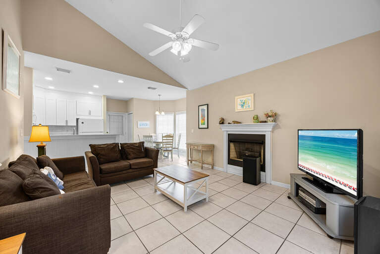Seaspray Guest House Living Room Alt