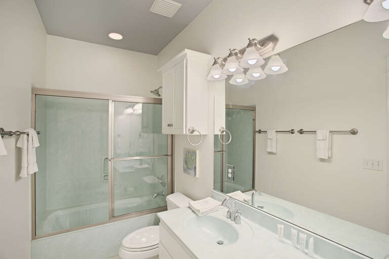 21-Under-The-Sea-Bathroom