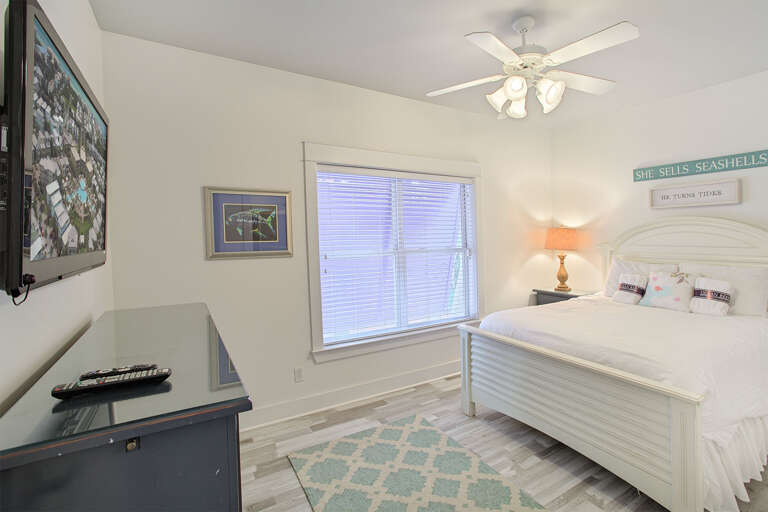 21-Under-The-Sea-Bedroom-4