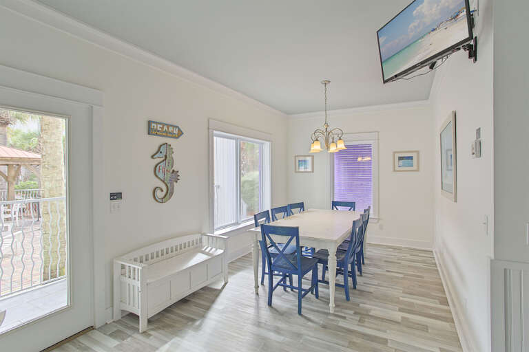 21-Under-The-Sea-Dining