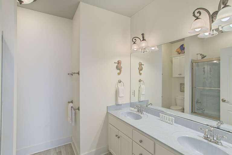 21-Under-The-Sea-Master-Bath