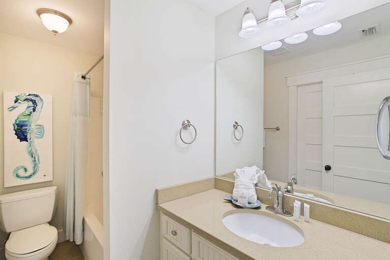 22-Crystal-View-Bathroom