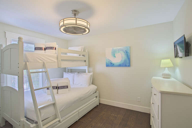 22-Crystal-View-Bunk-Room