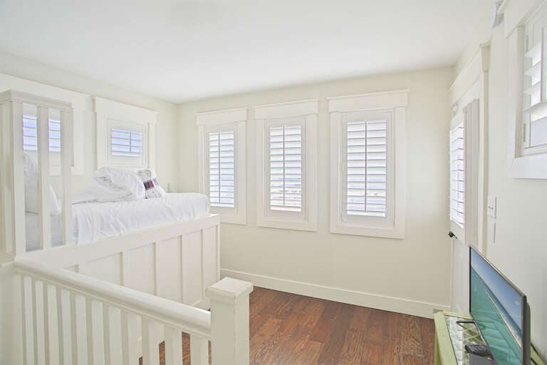 22-Crystal-View-Loft