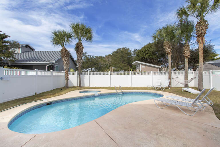 22-Crystal-View-Pool