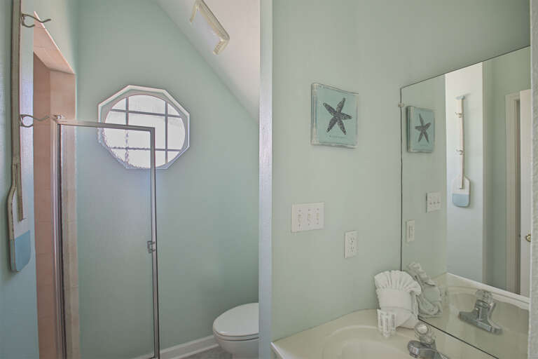 20-Lemon-Fish-Bathroom