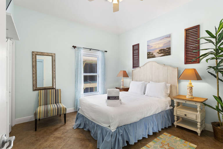 22-Tackle-Box-Guest-House-Bedroom-2