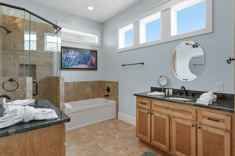 22-Tackle-Box-Bathroom-5