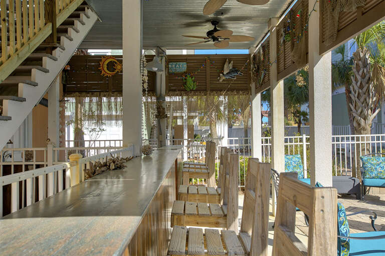 19-Tackle-Box-Tiki-Bar