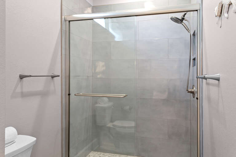 Hideout Primary Bathroom Alt 2