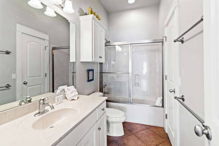 22-Coco-Hut-Bathroom-4