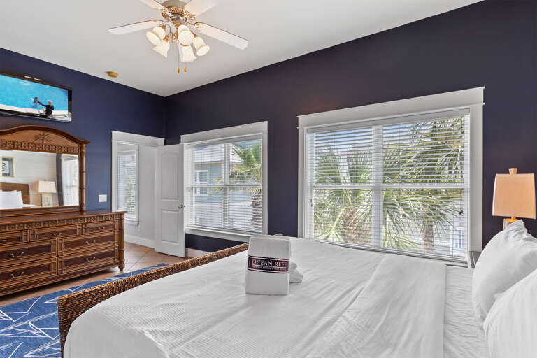 22-Coco-Hut-Bedroom-Alt