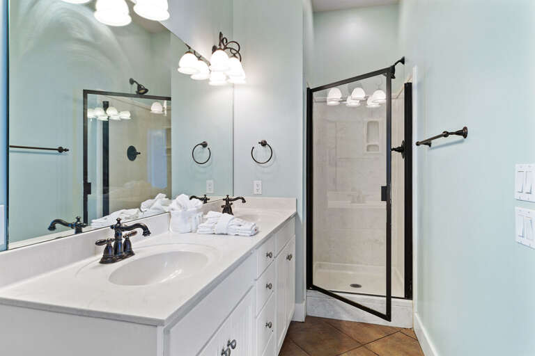 22-Coco-Hut-Master-Shower