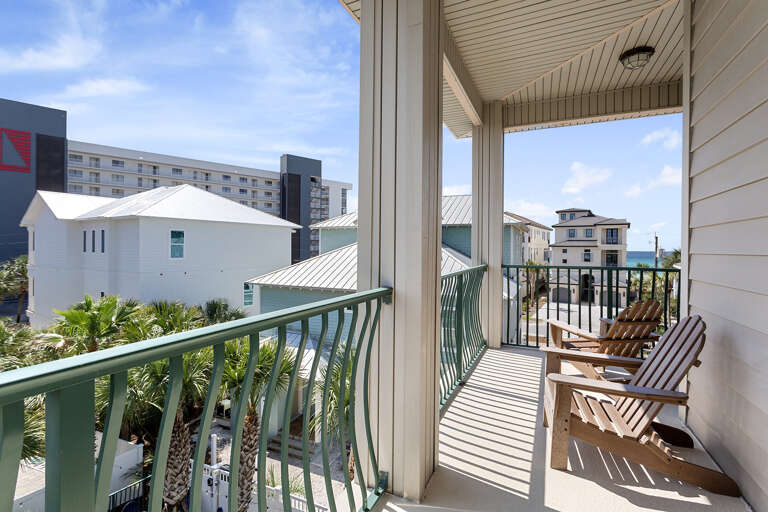 23-Coco-Hut-Upper-Balcony