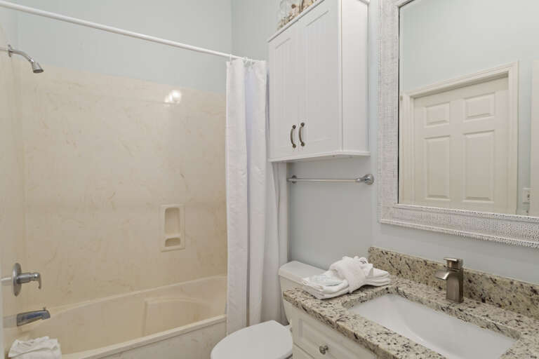 22-Beach-Baby-Bathroom-4