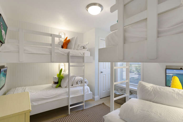 22-Beach-Baby-Bunk-Room