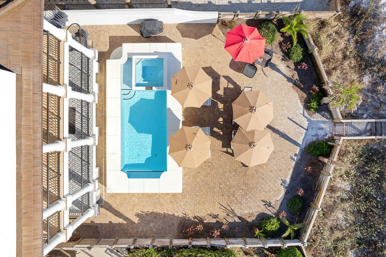 Villa Vittoria Pool Alt 2