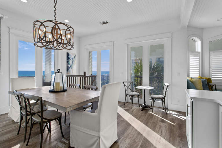 Villa Vittoria Dining Room Alt