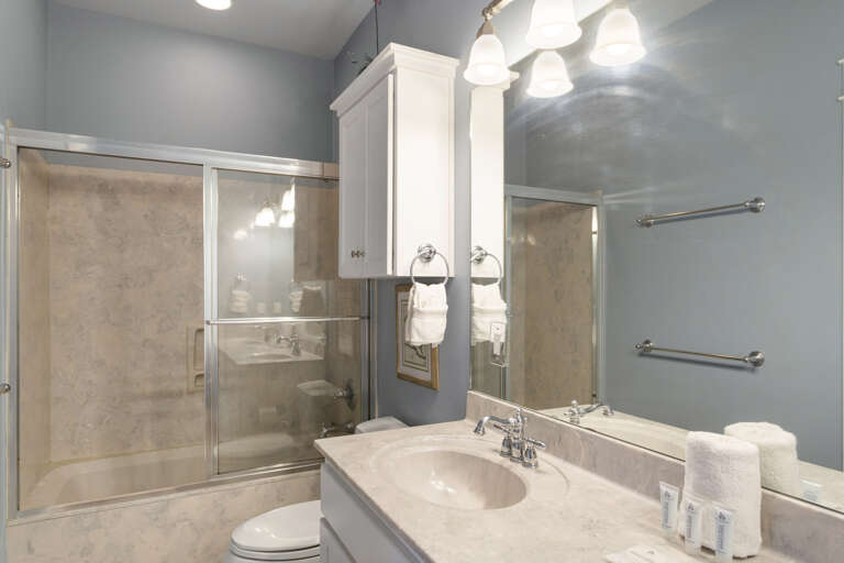 22-Anchors-Away-Bathroom-2