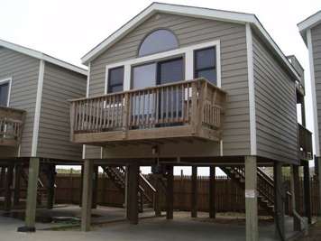 8 THE BOAT HOUSE