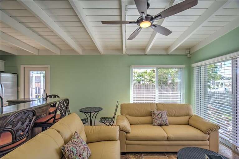 Living Area Living Area