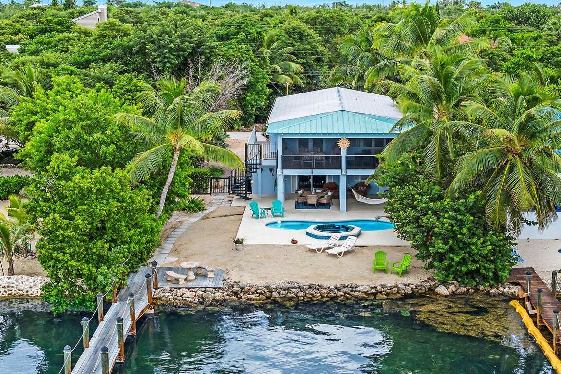 La Casa Habana Grassy Key, FL 3 Bedrooms 8 Guests