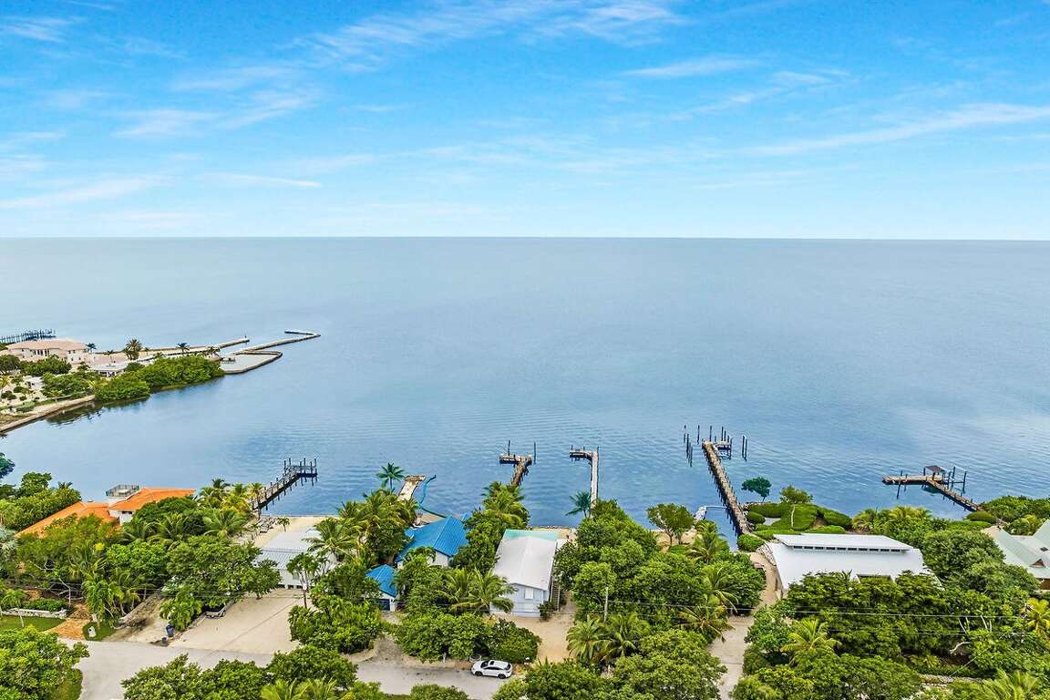 La Casa Habana Grassy Key, FL 3 Bedrooms 8 Guests