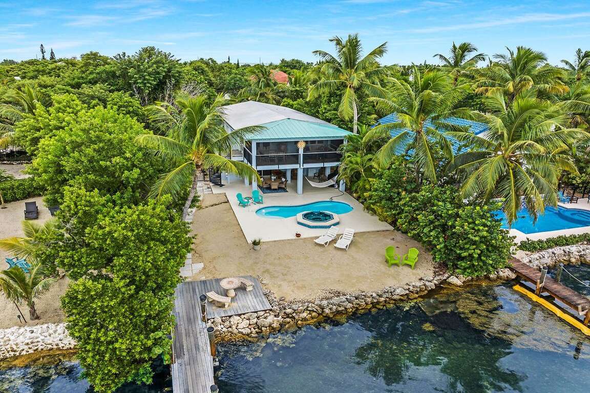 La Casa Habana Grassy Key, FL 3 Bedrooms 8 Guests