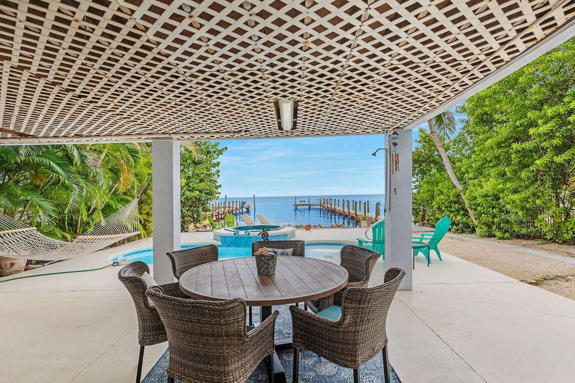 La Casa Habana Grassy Key, FL 3 Bedrooms 8 Guests