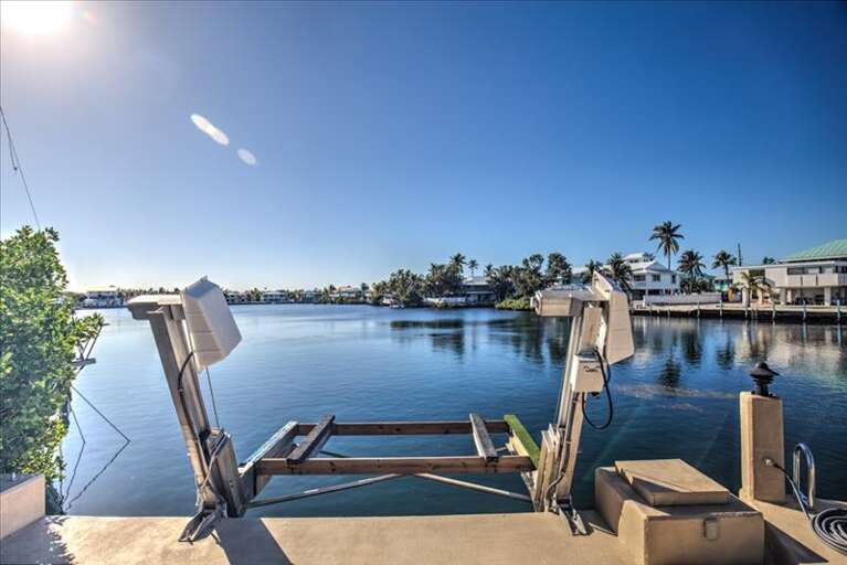 Views (Lift is not included in the rental)