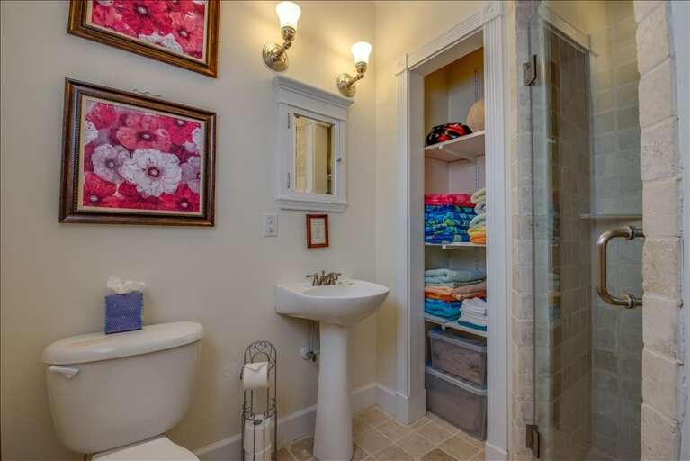 Third down Bathroom Third down Bathroom