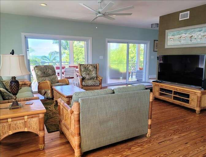 Living seating toward TV