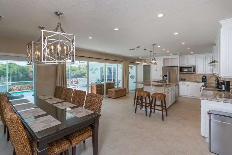 Dining Area Dining Area