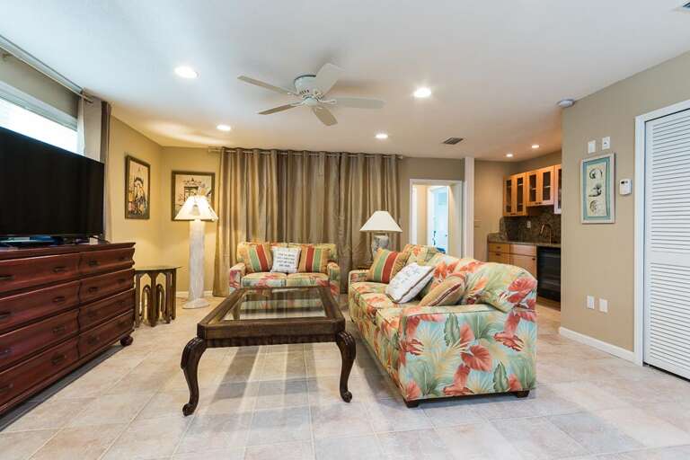 Living Area Living Area