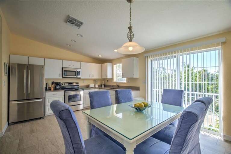 Dining Area Dining Area