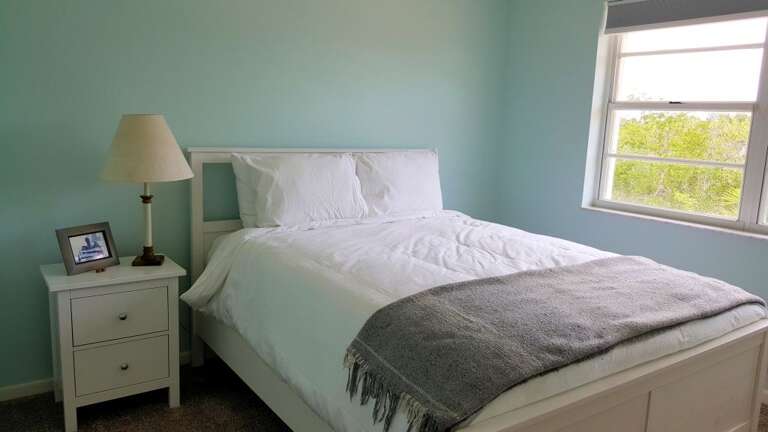 queenbed1b queenbed1b