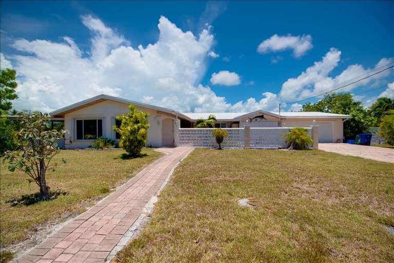 Cudjoe Retreat Beautiful 2 Bedroom House in Cudjoe Key, FL Sleeps 4