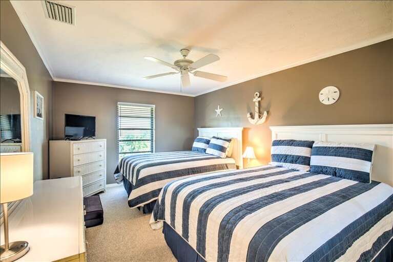Guest bedroom Guest bedroom