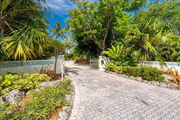 Welcome to Paradise!  Welcome to Paradise!