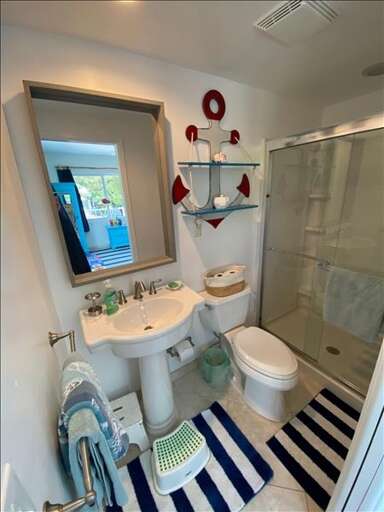 Bunk Room Bath 2nd Level