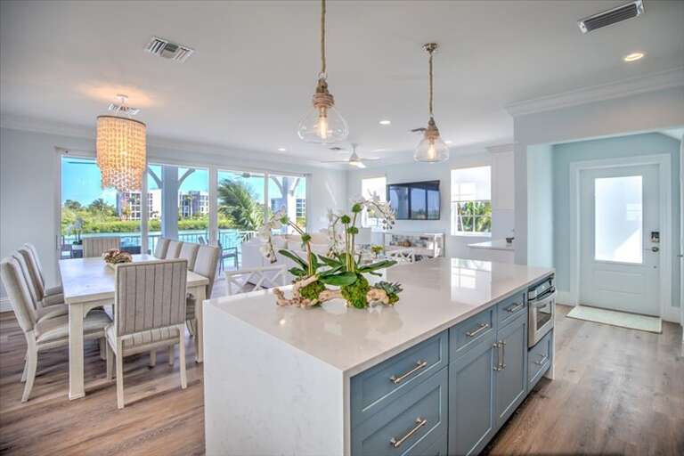 Dining Area Dining Area