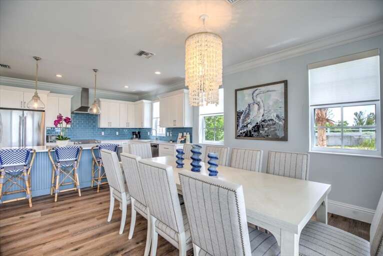 Dining Area Dining Area