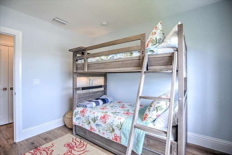 Bunk Bedroom Bunk Bedroom