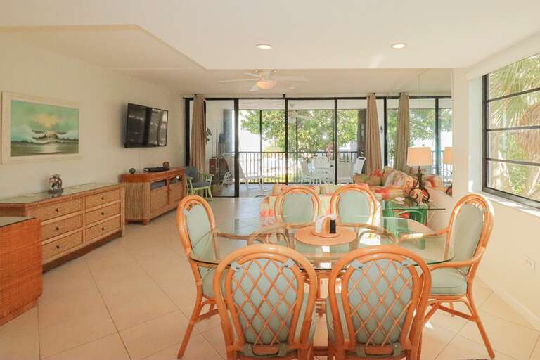 Dining room & living room area Dining room & living room area