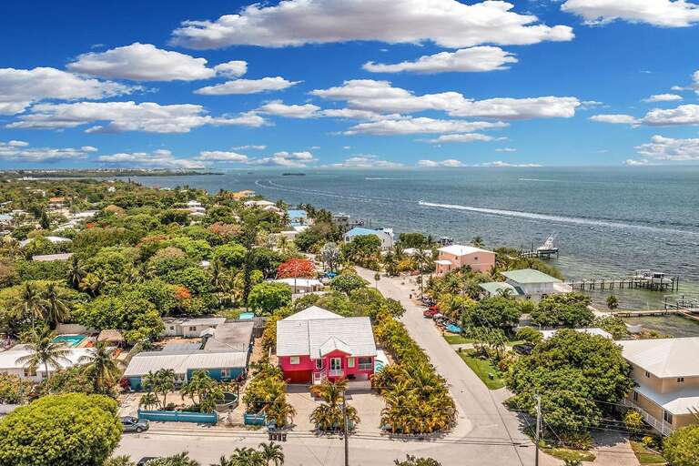 Dream Oasis in Marathon, FL Beautiful 4 Bedroom Vacation Rental for 9 Guests