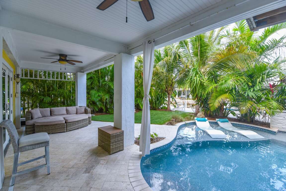 Casa West Indies Charming 2 Bedroom Vacation Rental in Ramrod Key, FL Sleeps 6