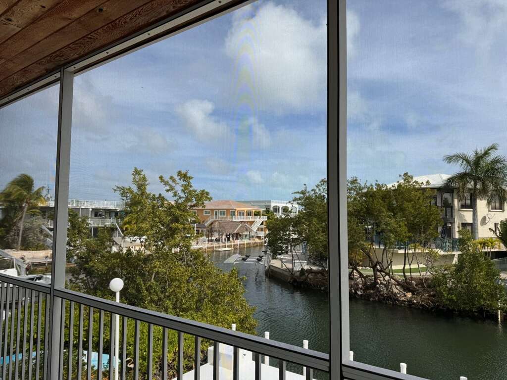 Ocean Shores Key Largo, FL 2 Bedroom Vacation Rental for 6 Guests