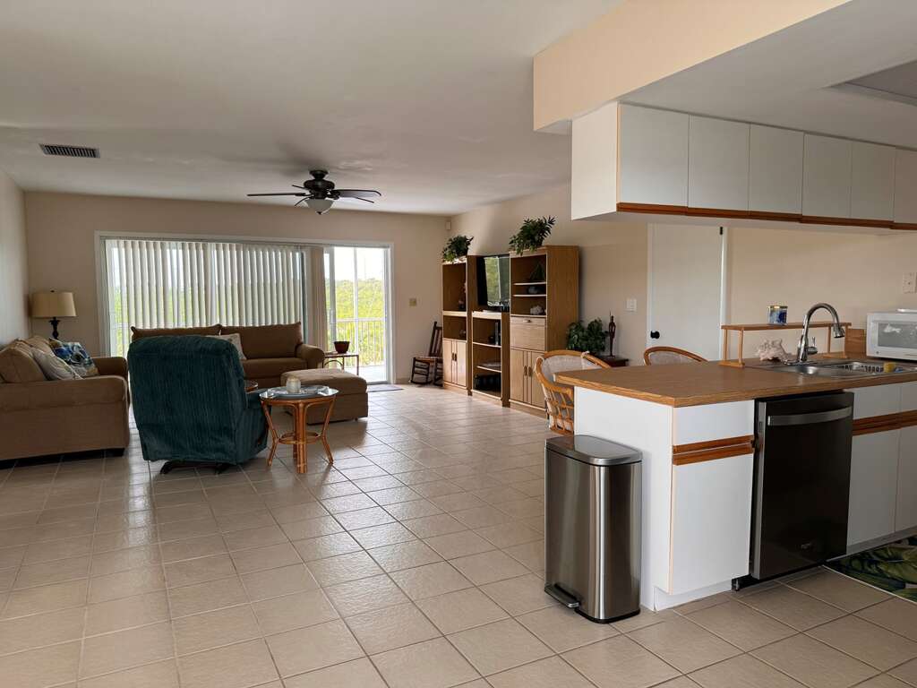 Ocean Shores Key Largo, FL 2 Bedroom Vacation Rental for 6 Guests