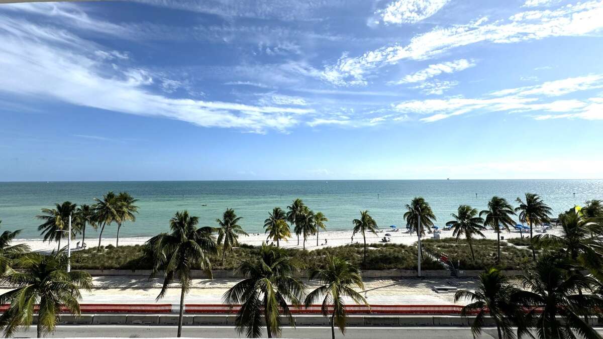 Beach Breeze Condo Key West FL Perfect 1 Bedroom Haven for 2 Guests